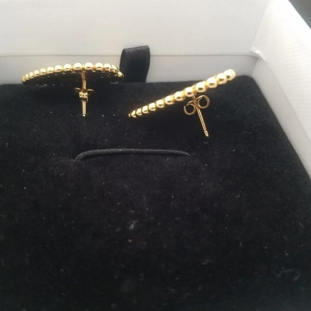 Black Heart shaped Earrings - Picture 5 of 7